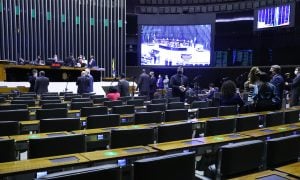 Câmara aprova criação das federações partidárias e adia definição sobre reforma eleitoral; entenda
