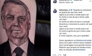 Jair Renan, o 04, homenageia Bolsonaro com tatuagem no braço