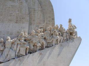 Monumento que homenageia o império colonial português é atacado em Lisboa
