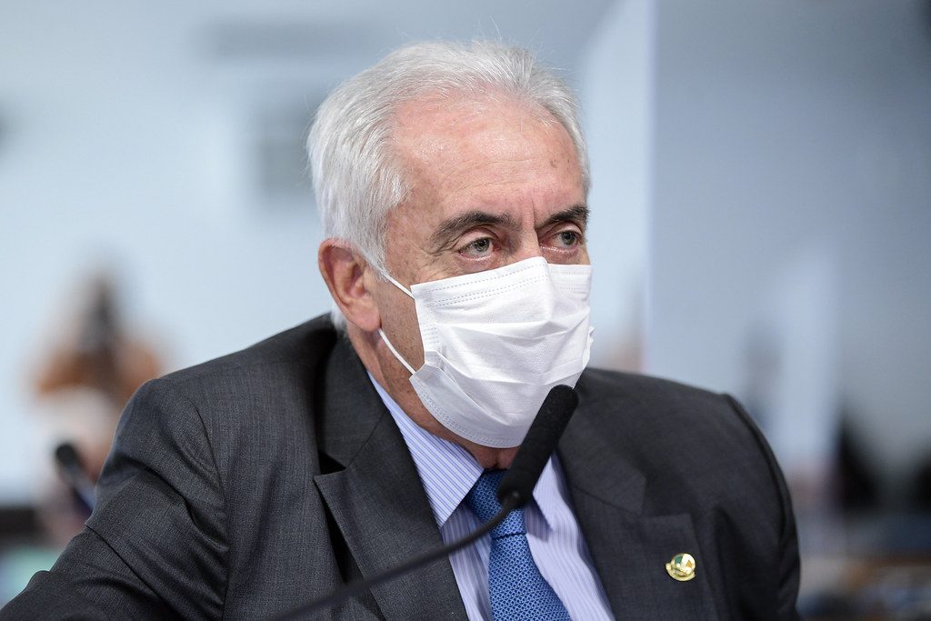 ‘Se vier brincar, vai se dar mal’, diz Otto Alencar a Luciano Hang antes da CPI