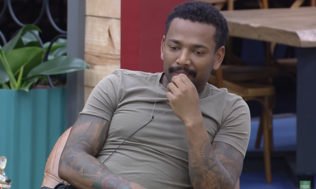 Record expulsa cantor Nego do Borel de reality show após protestos contra abuso sexual
