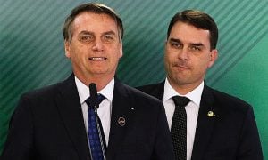 ‘Pode ser amanhã, daqui a seis meses ou nunca’, diz Flávio Bolsonaro sobre data de retorno do pai ao Brasil