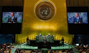 Na ONU, Bolsonaro faz discurso eleitoral e ataca Lula