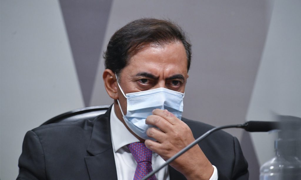 Tolentino se esqueceu, mas é o dono da FIB Bank, diz Renan; empresário admite amizade com Ricardo Barros