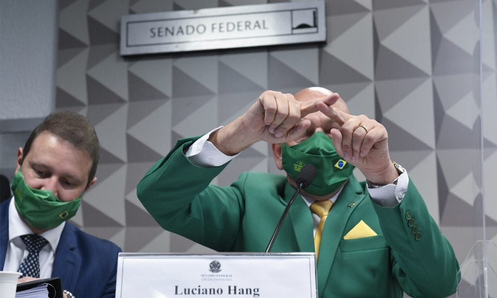 Hang diz que não se vacinou e debocha na CPI: ‘Tenho neutralizante natural’