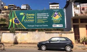 PM de MG manda retirar outdoor para ato do 7 de Setembro com logo da corporação