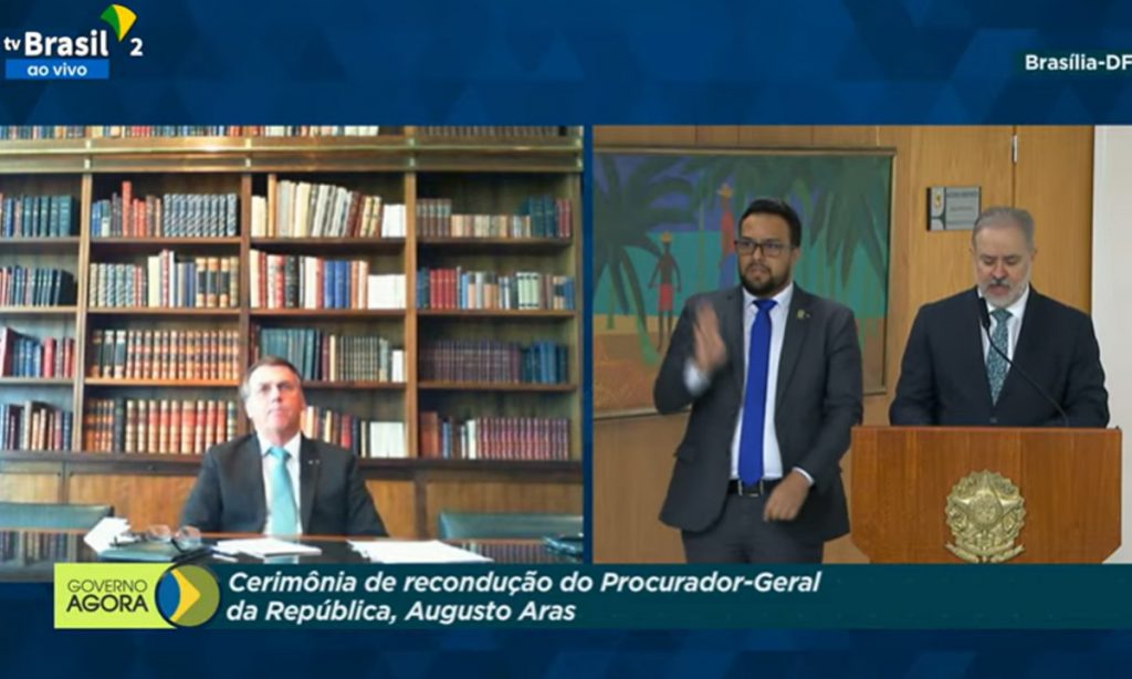 Em cerimônia de recondução, Aras se diz ‘imparcial’ e afirma que MP não participa de ‘peleja política’