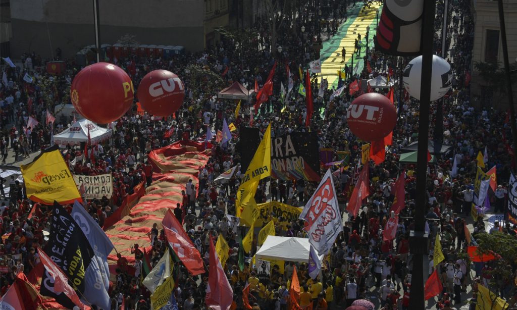 Grito dos Excluídos pede democracia e impeachment; em SP, Bolsonaro é chamado de ‘ladrão de vacina’
