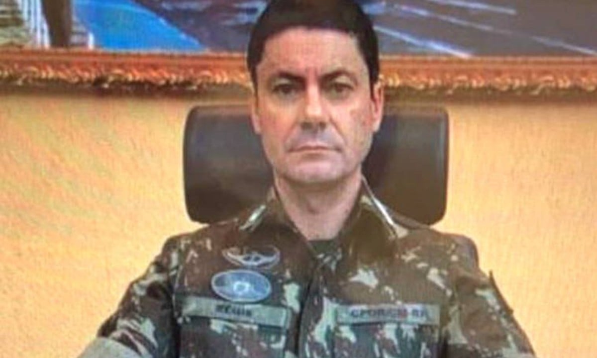Funcionários de colégio militar acusam diretor de maus tratos contra estudantes