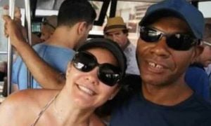 Caseiro usa provas de rachadinha para chantagear ex-mulher de Bolsonaro, diz revista