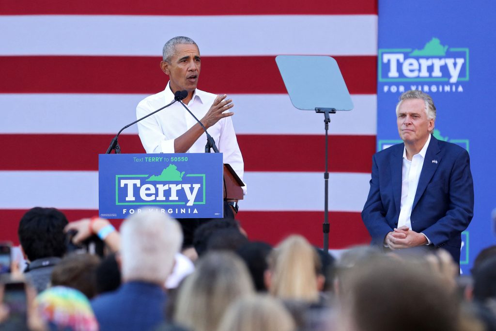 Obama faz campanha para eleição-chave de democrata na Virgínia