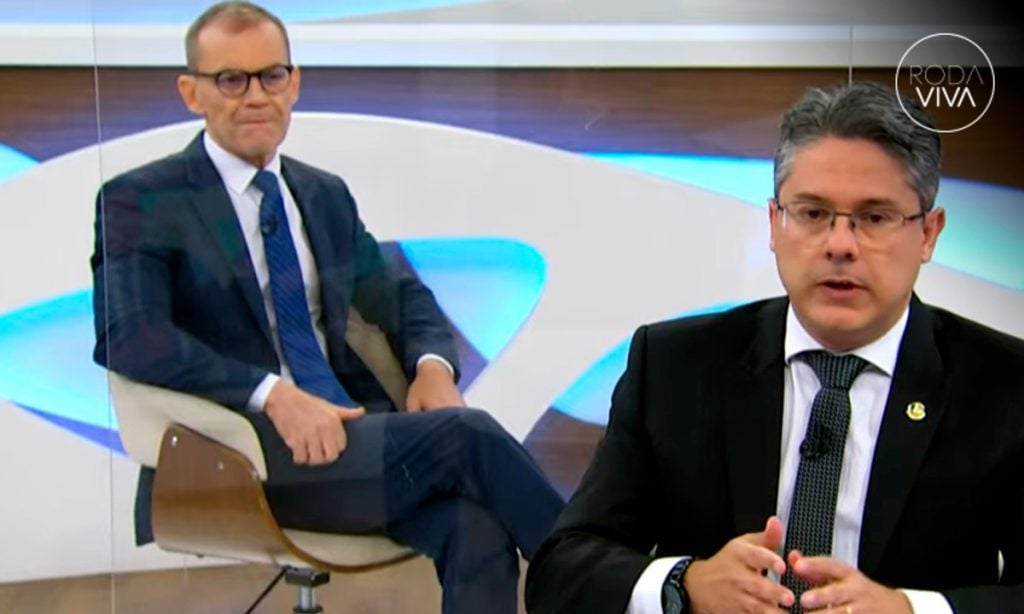 Faltou coragem para enfrentar o Braga Netto, diz senador da CPI