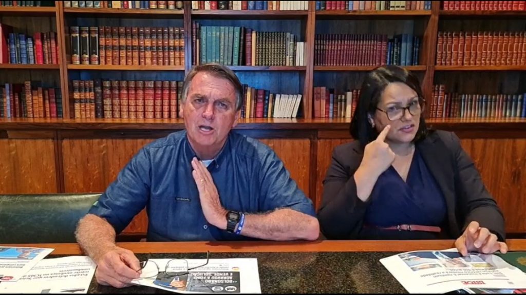 YouTube derruba live em que Bolsonaro dissemina novas mentiras sobre vacinas