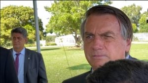 Bolsonaro volta a acenar para Heinze e Onyx na disputa pelo governo do RS