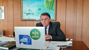 ‘Eu não sou malvadão, mas vem aumento de combustível’, alerta Bolsonaro