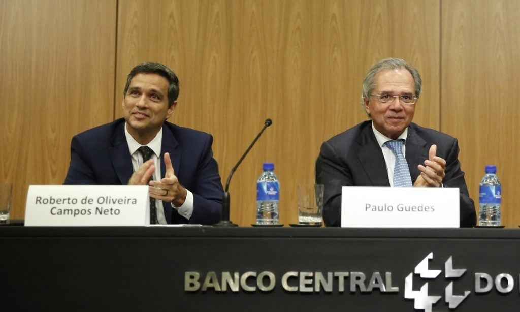 Falta um espaço participativo no Banco Central, na Defesa e nas Relações Exteriores