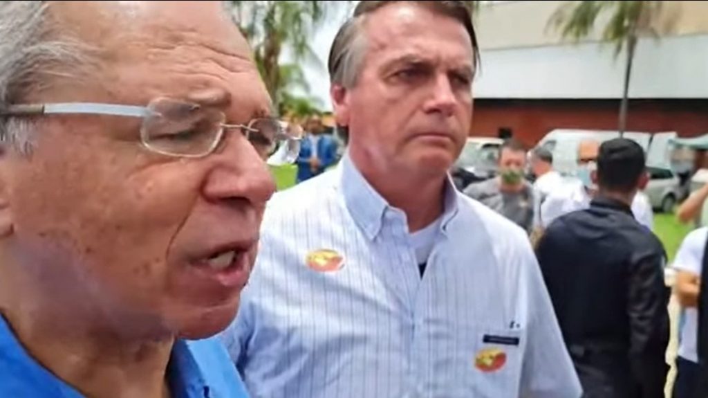 Ao lado de Bolsonaro, Guedes justifica permanência: “Somos uma aliança entre liberais e conservadores contra a esquerda”