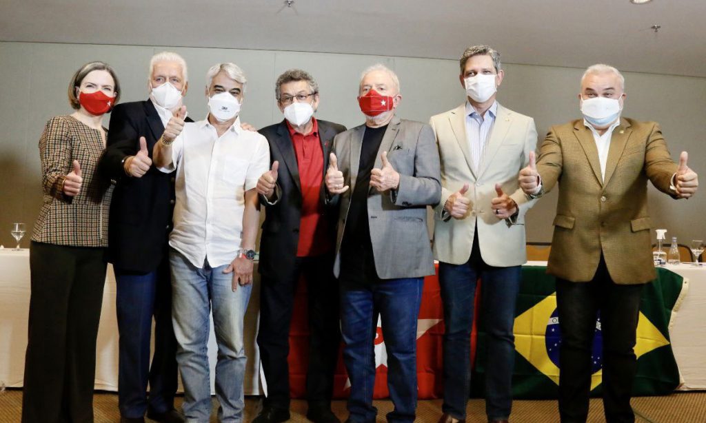 Quero conversar com todos que queiram conversar comigo, diz Lula em Brasília; veja detalhes da viagem