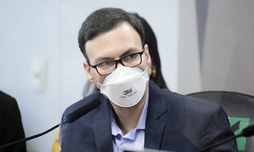 Médico diz à CPI que não havia autonomia na Prevent Senior e que uso de remédios ineficazes era obrigatório