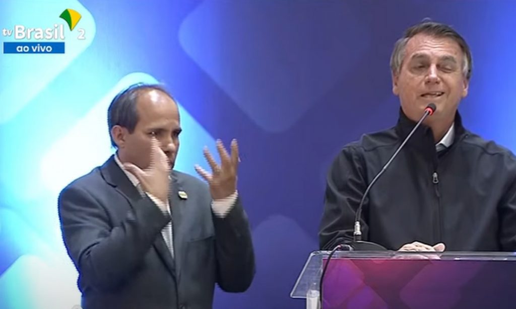 Bolsonaro diz que militares evitarão ‘sacanagem’ nas eleições: ‘Vamos acabar com a suspeição’