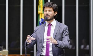 ‘Virou a casa da mãe Joana e ficou feio para o governo’, diz relator da MP do Auxílio Brasil