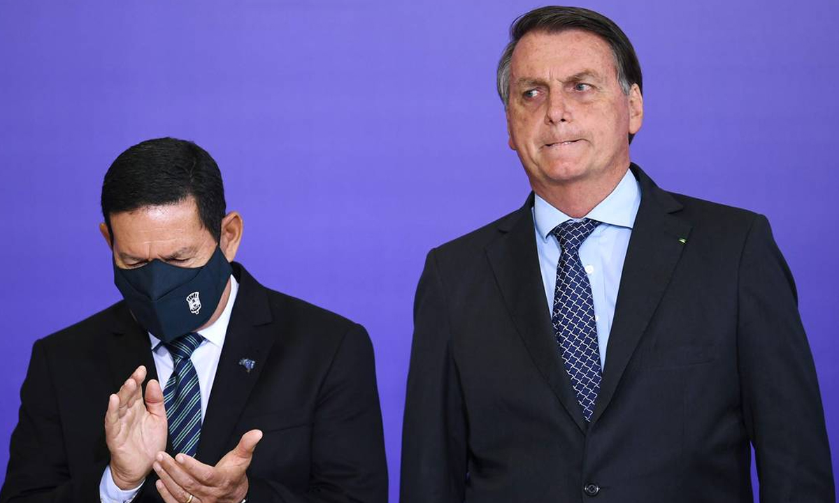 Hamilton Mourão e Jair Bolsonaro. Foto: Evaristo Sá/AFP 