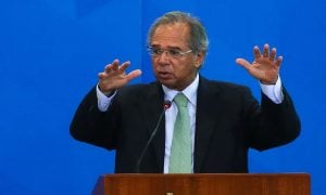 Guedes defende ‘licença’ para furar o teto em R$ 30 bilhões e viabilizar o Auxílio Brasil