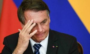 Financial Times diz que Bolsonaro é 'incapaz' e terá eleição difícil