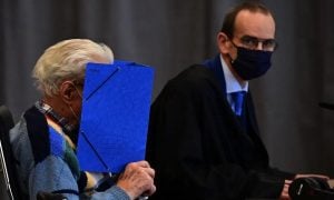 'Sou inocente', diz à Justiça alemão de 100 anos acusado de crimes nazistas