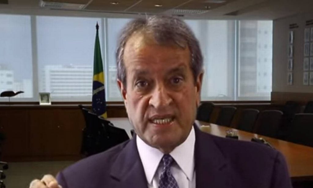 Presidente do partido de Bolsonaro reconhece que não há sala secreta no TSE; veja o vídeo