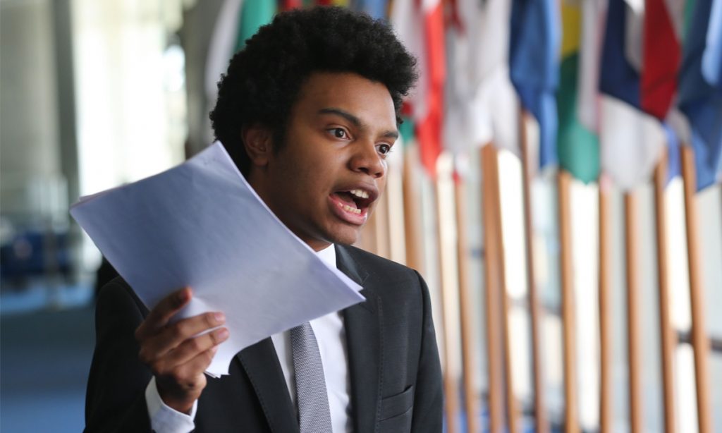Moraes manda a PF apurar suposta ligação de Fernando Holiday com atos golpistas