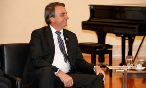 G20: Único líder a recusar vacina, Bolsonaro exalta imunização ‘voluntária’ em pronunciamento na Itália