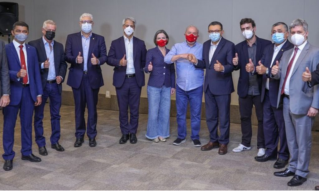 Após reunião com Lula, presidente do PSB diz que aliança em 2022 ‘depende de pendências’; Freixo pede ‘união’