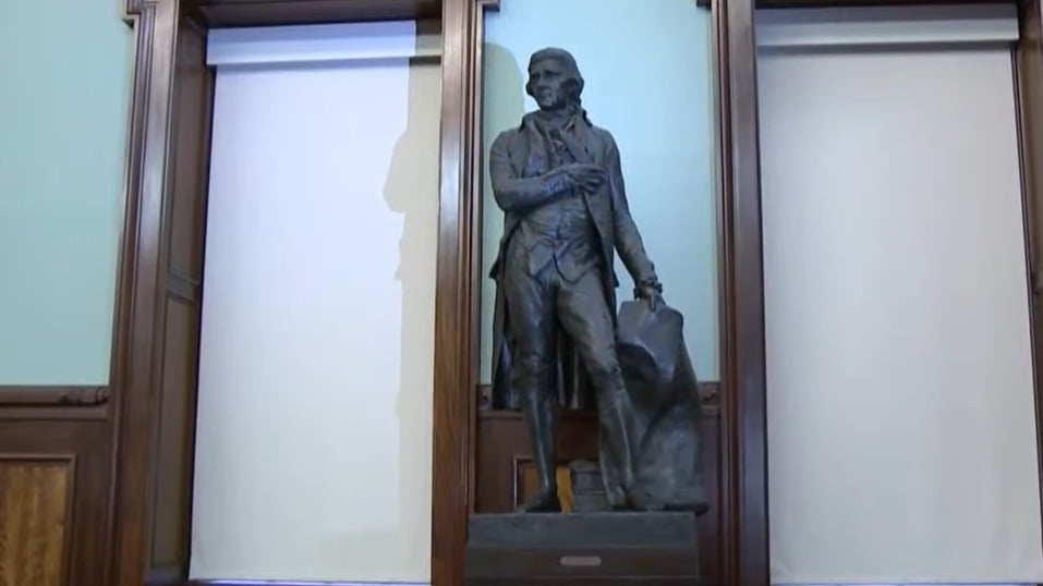 Câmara de NY retira estátua de Thomas Jefferson por seu passado racista