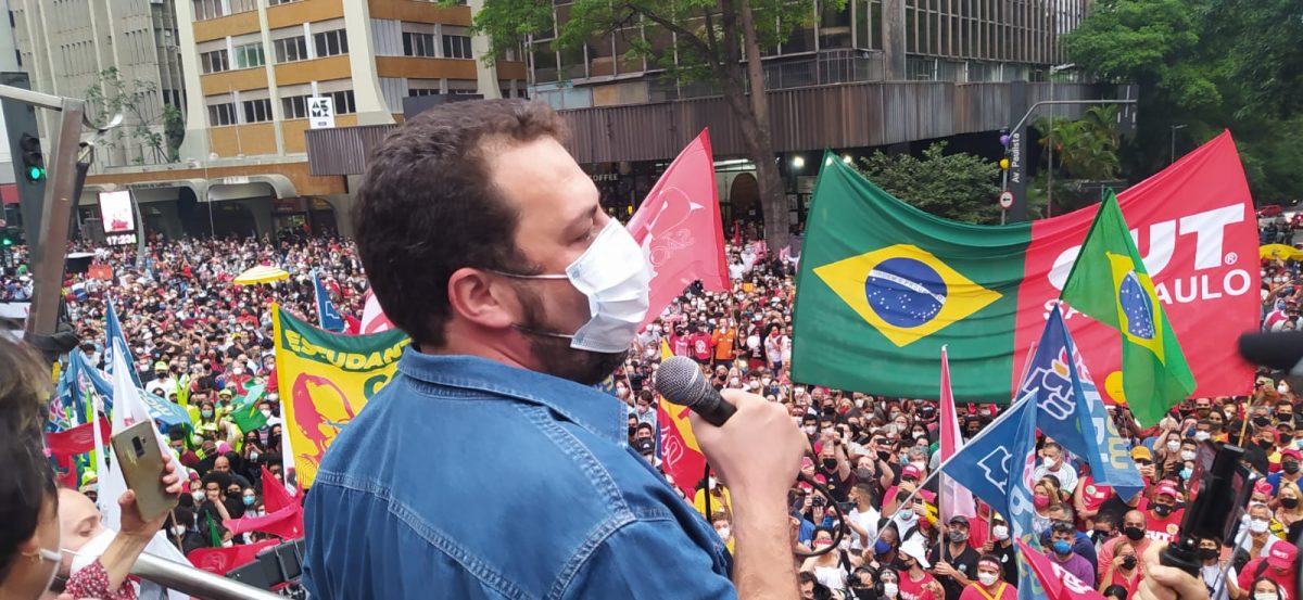 ‘O Brasil não aguenta esperar 2022. O Brasil não aguenta mais o genocídio de Bolsonaro’, diz Boulos