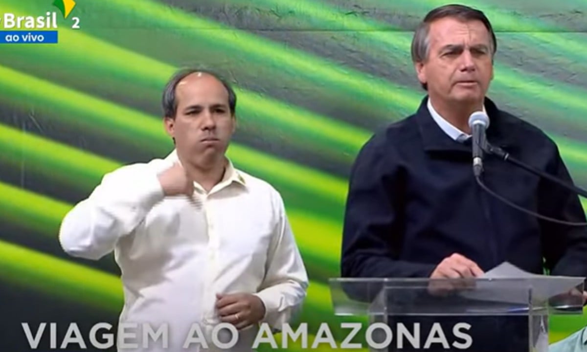 ‘Qualquer juntamento de dois seres vivos passou a ser uma família’, diz Bolsonaro a pastores