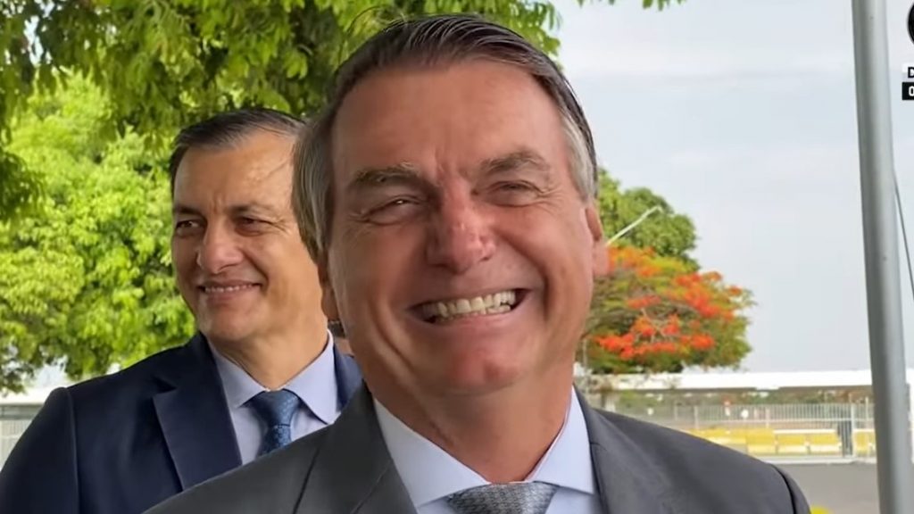 Em dia de inflação recorde, Bolsonaro diz que Brasil foi um dos países que menos sofreram economicamente na pandemia