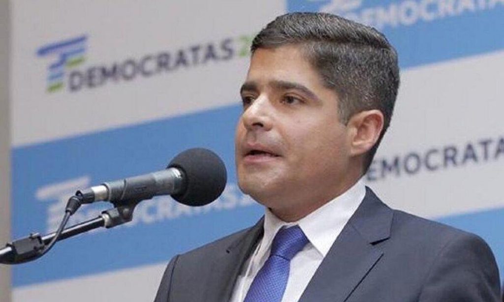 ACM Neto traça perfil de candidato para superar Lula e Bolsonaro