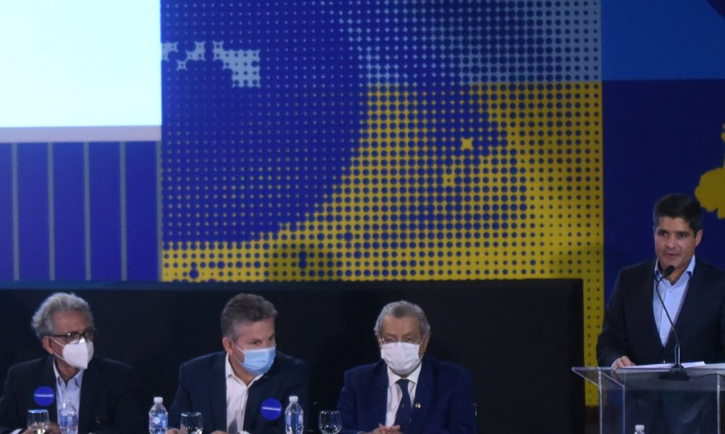 DEM e PSL oficializam fusão das legendas e prometem unir o País