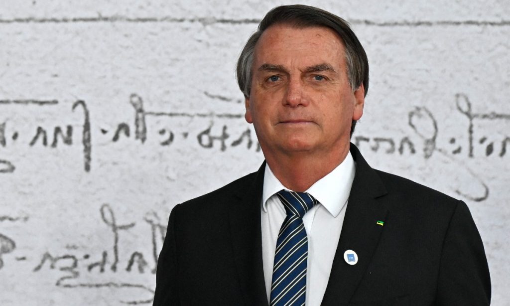 O governo-movimento de Bolsonaro no exterior