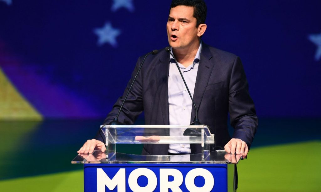 Candidatura de Moro abala Bolsonaro e não Lula, avalia cientista político