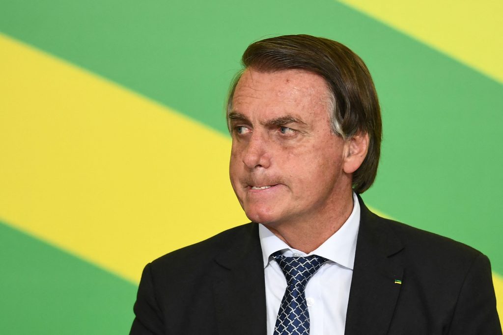 Bolsonaro quer pagar o Auxílio Centrão, não o Auxílio Brasil