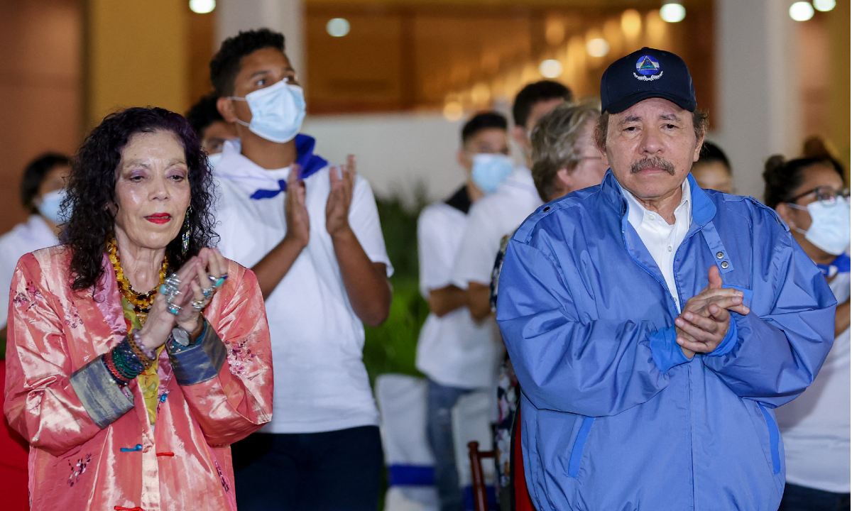 O presidente Daniel Ortega e sua esposa e vice-presidente Rosario Murillo. Foto: Cesar PEREZ / Nicaraguan Presidency / AFP

 