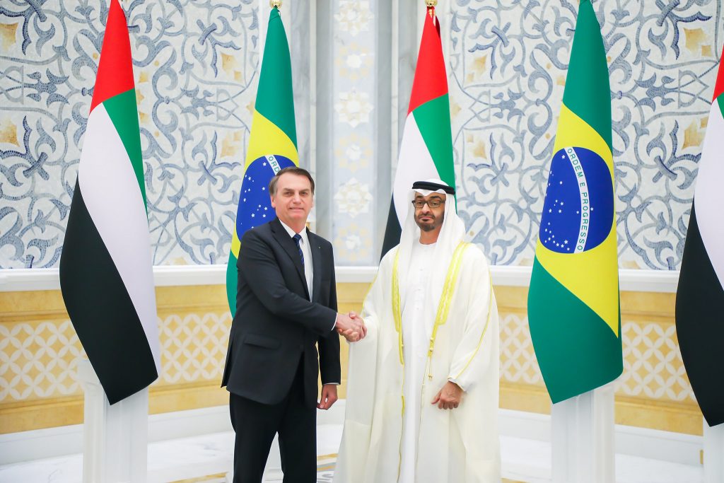 Bolsonaro condecora líderes do Oriente Médio com honraria dada à Rainha Elizabeth