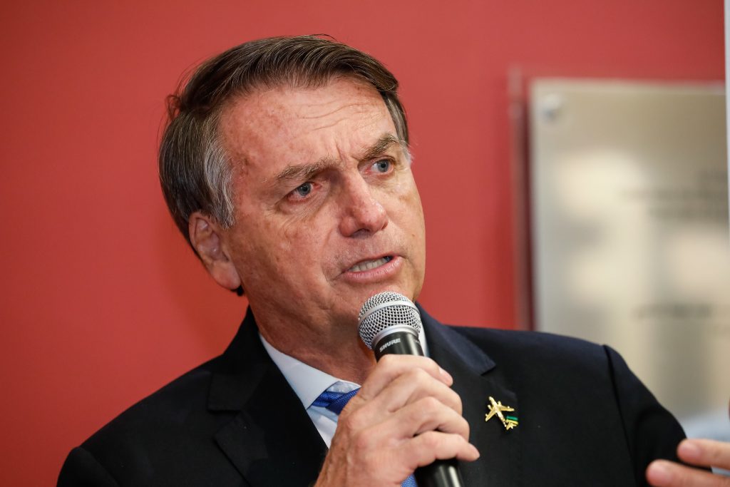 ‘Estamos abrindo escritório de turismo em Dubai’, diz Bolsonaro