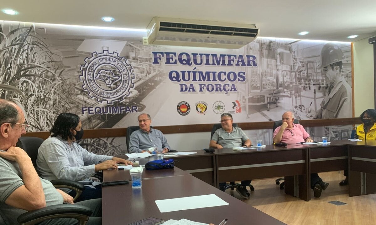 Geraldo Alckmin se reuniu com sindicalistas em São Paulo para debater pautas nacionais e internacionais. Foto: Força Sindical 