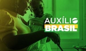Governo usou dados defasados para criação do Auxílio Brasil