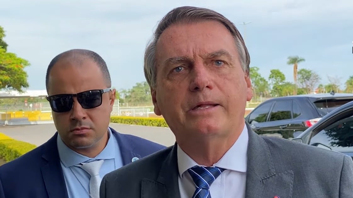 Bolsonaro Se Irrita E Discute Com Apoiador Que Pediu O Fechamento De