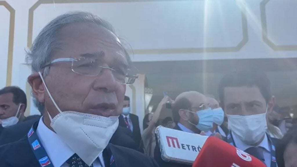 Guedes ‘dobra aposta’ e diz que ‘acha muito difícil o Brasil não crescer’ em 2022