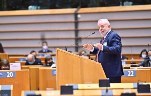 Lula defende reformulação do acordo UE-Mercosul após eleições de 2022